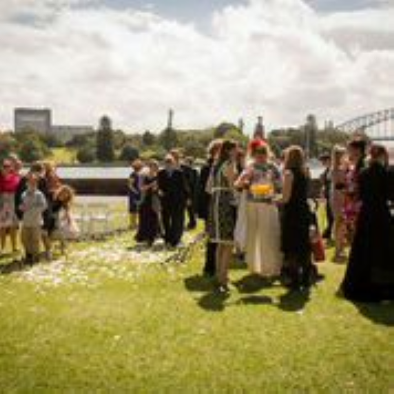 wedding champagne drinks after ceremony botanic gardens
